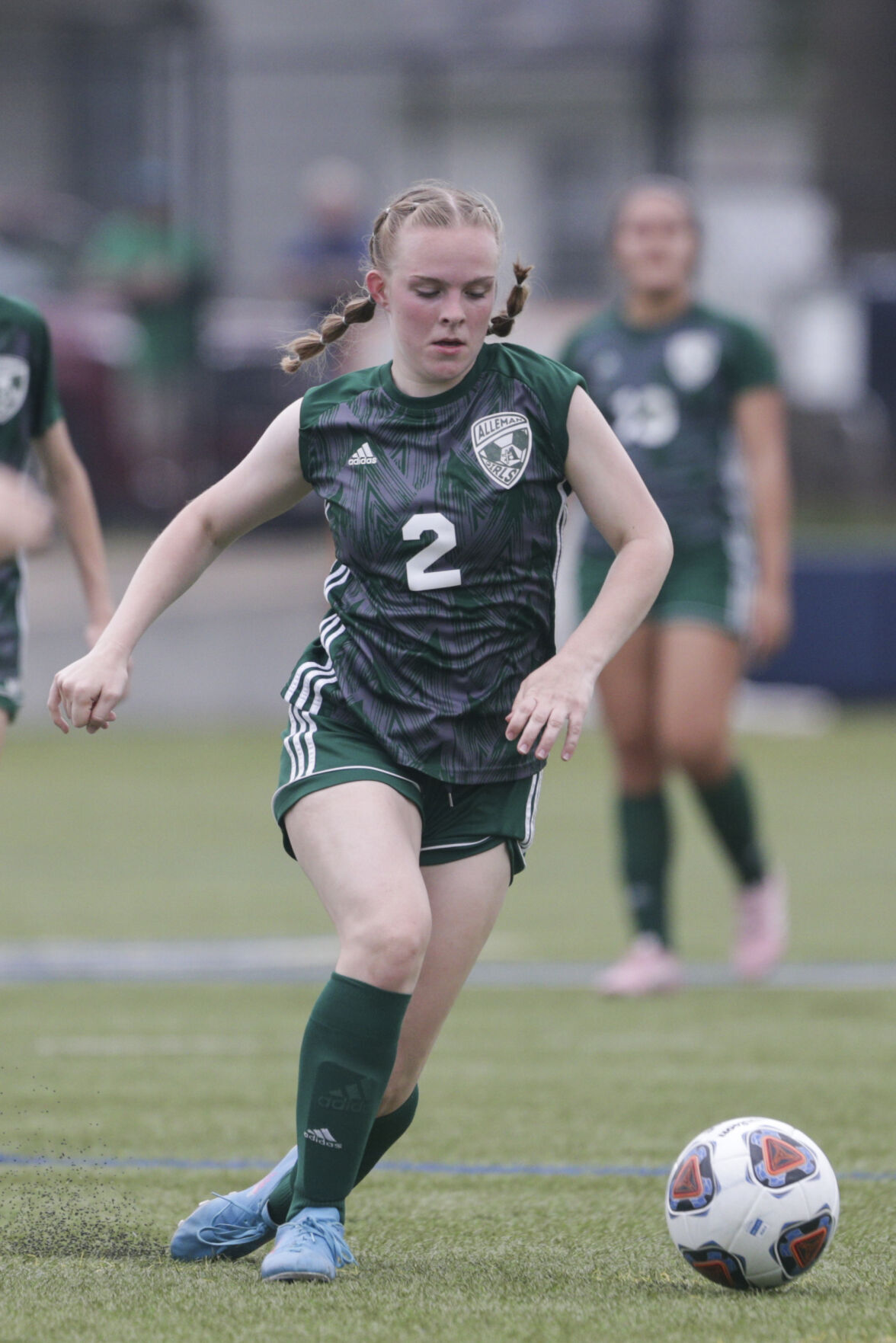 051022-qc-spt-german-soccer-10.jpg
